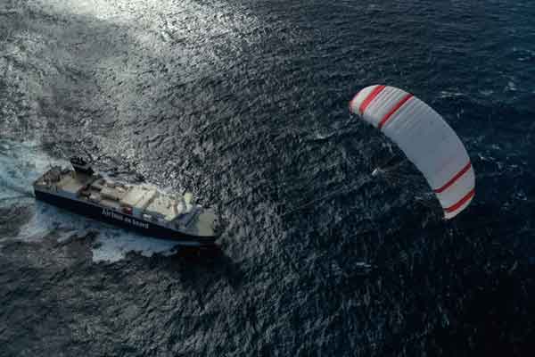 Kite power for cargo ships