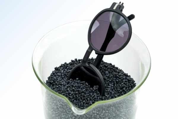 Sunnies made from seaweed in the works